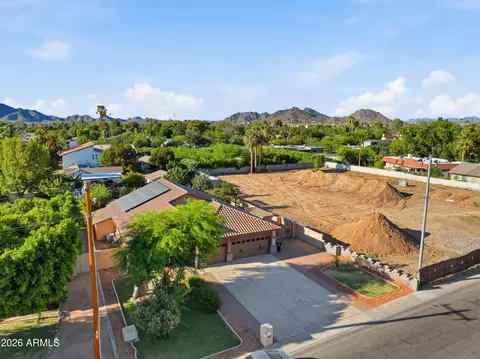 View/Area - 718 E Orangewood Ave, Phoenix, AZ 85020 photo 6 of 10