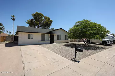 4034 E Windrose Dr, Phoenix, AZ 85032 photo 2