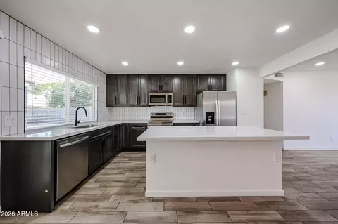 4034 E Windrose Dr, Phoenix, AZ 85032 photo 8