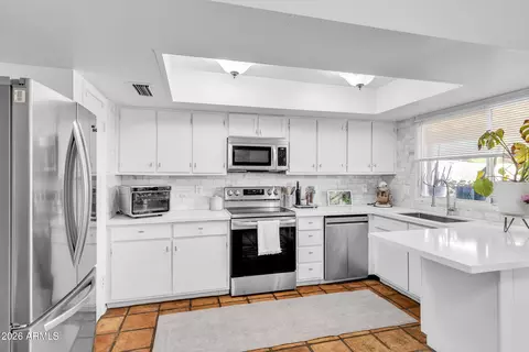 Kitchen - 2170 E Minton Dr, Tempe, AZ 85282 photo 2 of 6