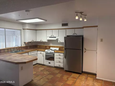 Kitchen - 2020 E Rice Dr, Tempe, AZ 85283 photo 2 of 3