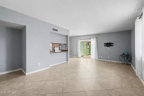 Living - 803 E Cochise Dr, Phoenix, AZ 85020 photo 1 of 3