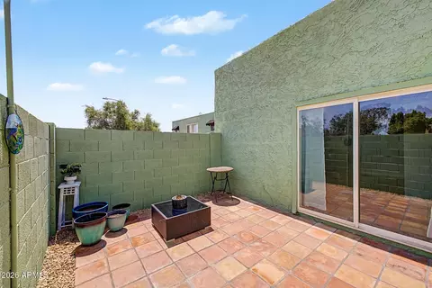 Exterior - 803 E Cochise Dr, Phoenix, AZ 85020 photo 3 of 12