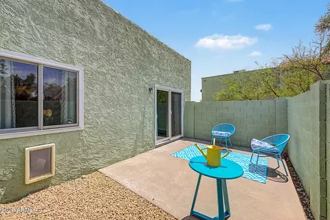Exterior - 803 E Cochise Dr, Phoenix, AZ 85020 photo 6 of 12