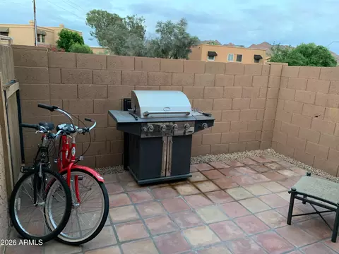 Exterior - 803 E Cochise Dr, Phoenix, AZ 85020 photo 1 of 3