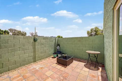Exterior - 803 E Cochise Dr, Phoenix, AZ 85020 photo 2 of 12