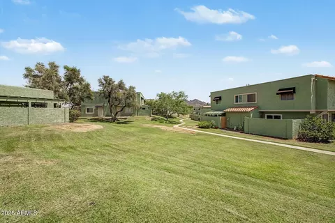 Exterior - 803 E Cochise Dr, Phoenix, AZ 85020 photo 7 of 12