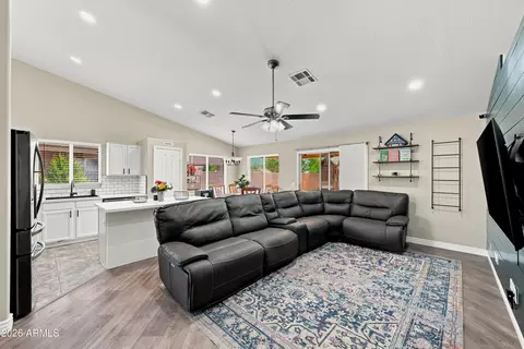 Living - 2871 E Morgan Dr, Gilbert, AZ 85295 photo 2 of 3
