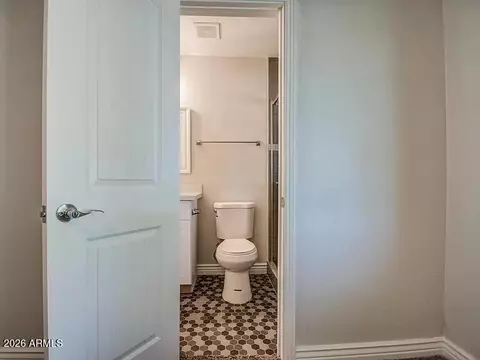Bath - 3317 W Montecito Ave, Phoenix, AZ 85017 photo 4 of 5