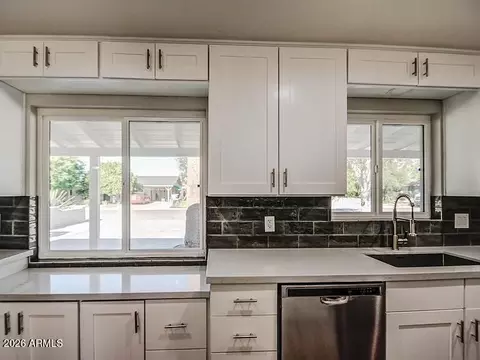 Kitchen - 3317 W Montecito Ave, Phoenix, AZ 85017 photo 2 of 3
