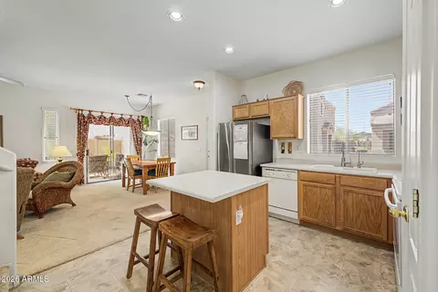 Kitchen - 1322 E Dunbar Dr, Phoenix, AZ 85042 photo 3 of 4