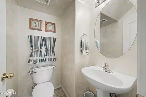 Bath - 1322 E Dunbar Dr, Phoenix, AZ 85042 photo 1 of 4