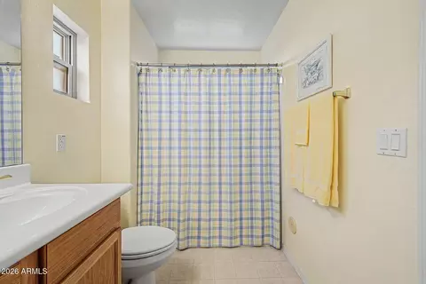 Bath - 1322 E Dunbar Dr, Phoenix, AZ 85042 photo 3 of 4