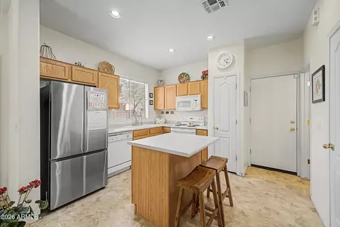 Kitchen - 1322 E Dunbar Dr, Phoenix, AZ 85042 photo 2 of 4