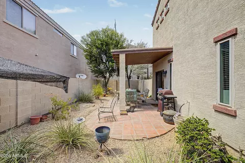Exterior - 1322 E Dunbar Dr, Phoenix, AZ 85042 photo 2 of 4