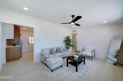 Living - 1306 W Brown St, Phoenix, AZ 85021 photo 2 of 2