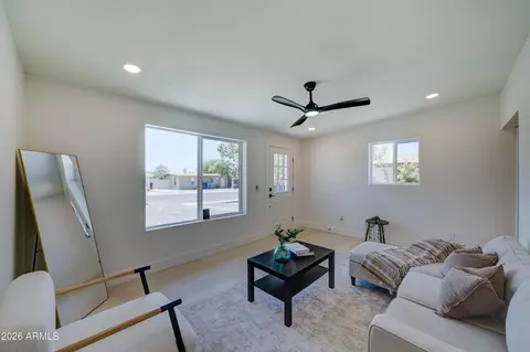 Living - 1306 W Brown St, Phoenix, AZ 85021 photo 1 of 2