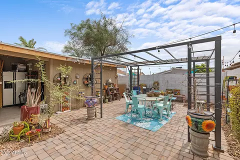 Exterior - 1229 E Devonshire Ave, Phoenix, AZ 85014 photo 17 of 22