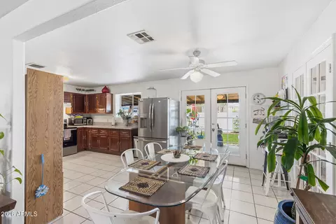 Dining - 1229 E Devonshire Ave, Phoenix, AZ 85014 photo 1 of 7