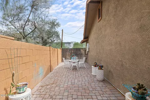 Exterior - 1229 E Devonshire Ave, Phoenix, AZ 85014 photo 6 of 22