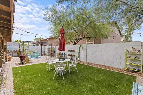 Exterior - 1229 E Devonshire Ave, Phoenix, AZ 85014 photo 19 of 22