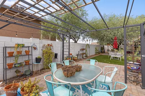 Exterior - 1229 E Devonshire Ave, Phoenix, AZ 85014 photo 13 of 22