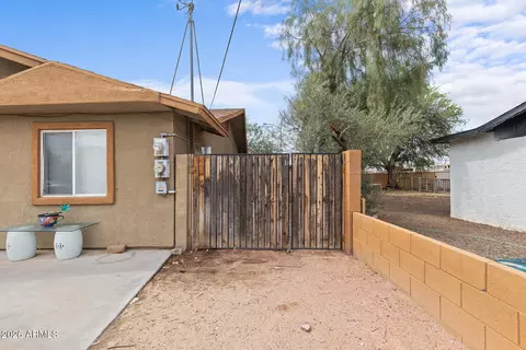 Exterior - 1229 E Devonshire Ave, Phoenix, AZ 85014 photo 4 of 22
