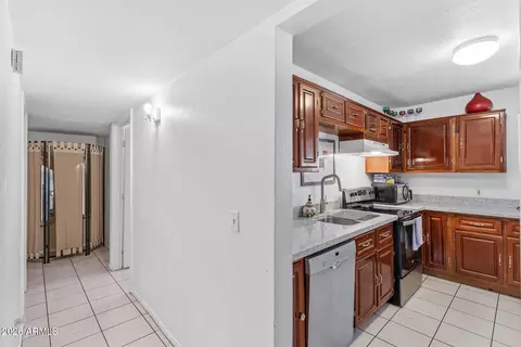 Entry Way - 1229 E Devonshire Ave, Phoenix, AZ 85014 photo 1 of 1