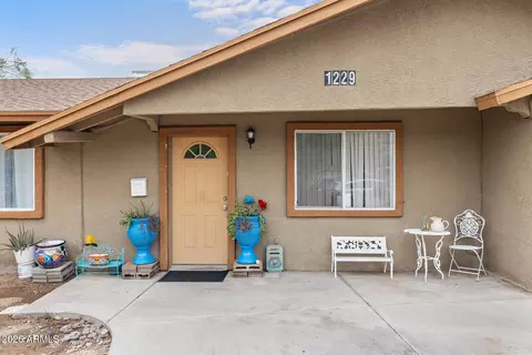 Exterior - 1229 E Devonshire Ave, Phoenix, AZ 85014 photo 5 of 22