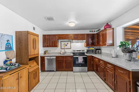 Kitchen - 1229 E Devonshire Ave, Phoenix, AZ 85014 photo 1 of 5