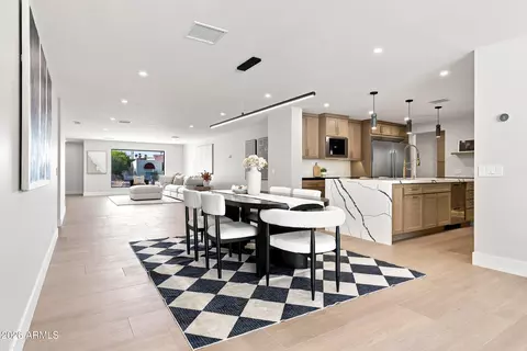 Dining - 1955 E Greenway Rd, Phoenix, AZ 85022 photo 1 of 1
