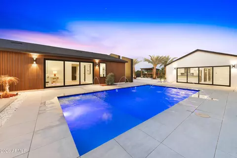 Exterior - 1955 E Greenway Rd, Phoenix, AZ 85022 photo 1 of 7