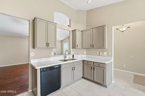 Kitchen - 207 E Devon Dr, Gilbert, AZ 85296 photo 3 of 4