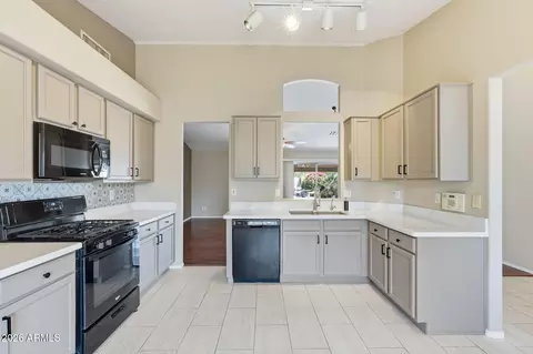 Kitchen - 207 E Devon Dr, Gilbert, AZ 85296 photo 2 of 4