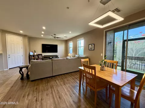 Dining - 3060 E Dunbar Dr, Phoenix, AZ 85042 photo 1 of 3