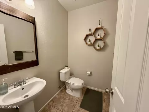 Bath - 3060 E Dunbar Dr, Phoenix, AZ 85042 photo 1 of 5