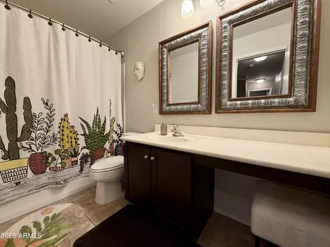 Bath - 3060 E Dunbar Dr, Phoenix, AZ 85042 photo 5 of 5