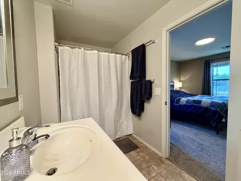 Bath - 3060 E Dunbar Dr, Phoenix, AZ 85042 photo 3 of 5
