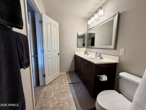 Bath - 3060 E Dunbar Dr, Phoenix, AZ 85042 photo 4 of 5