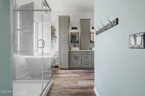 Bath - 444 S Gibson St, Gilbert, AZ 85296 photo 1 of 3