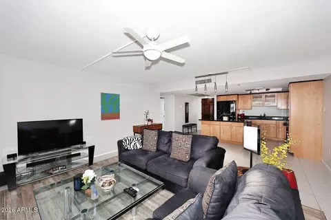7860 E Camelback Rd #309, Scottsdale, AZ 85251