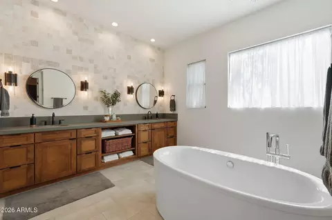 Bath - 2653 E Oriole Dr, Gilbert, AZ 85297 photo 2 of 9