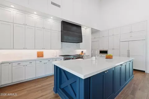 Kitchen - 2653 E Oriole Dr, Gilbert, AZ 85297 photo 7 of 9