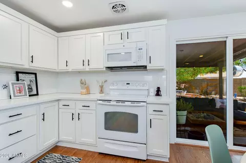 Kitchen - 3625 E Janice Way, Phoenix, AZ 85032 photo 4 of 5