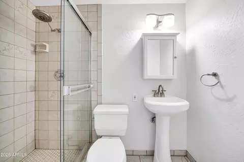 Bath - 3472 E Sharon Dr, Phoenix, AZ 85032 photo 1 of 2