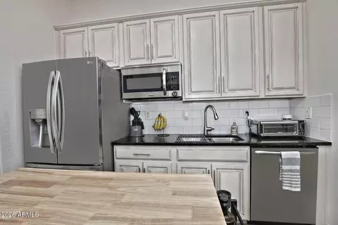 Kitchen - 924 E Dumbarton Ave, Gilbert, AZ 85298 photo 7 of 7