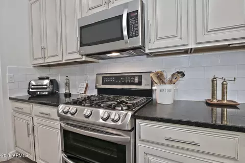 Kitchen - 924 E Dumbarton Ave, Gilbert, AZ 85298 photo 4 of 7