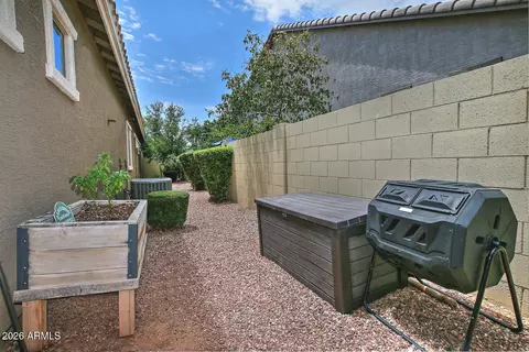 Exterior - 924 E Dumbarton Ave, Gilbert, AZ 85298 photo 9 of 9