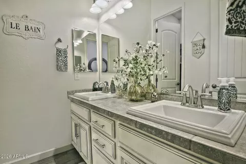 Bath - 924 E Dumbarton Ave, Gilbert, AZ 85298 photo 3 of 3