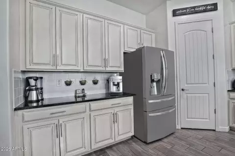 Kitchen - 924 E Dumbarton Ave, Gilbert, AZ 85298 photo 5 of 7
